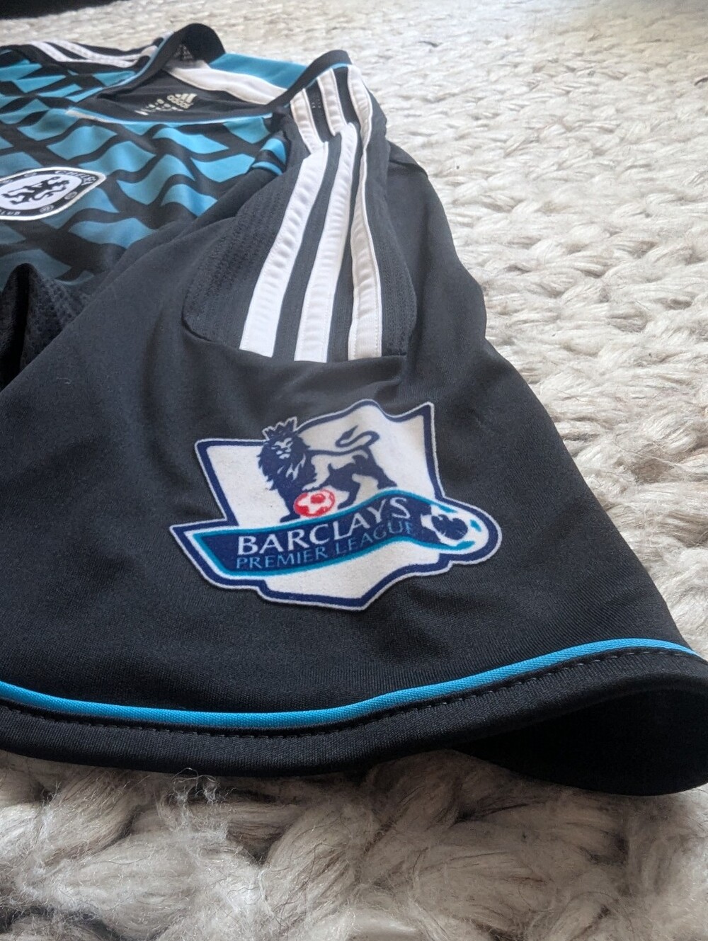 Chelsea Soccer Away Jersey 11-12 - Picture 3 of 6